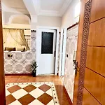 Cozy Apartment Near Airport